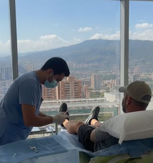 Colombia Care — IV stem cell therapy suite